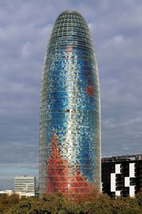 TORRE AGBAR DE BARCEOLONA